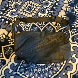 Lululemon fanny pack